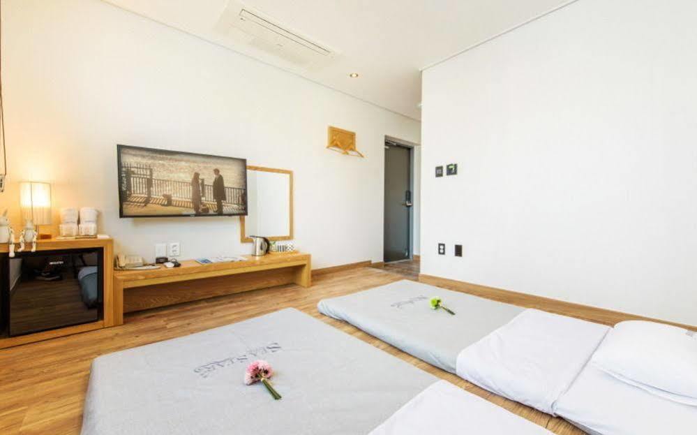 Sea Star Hostel ยอซู ภายนอก รูปภาพ